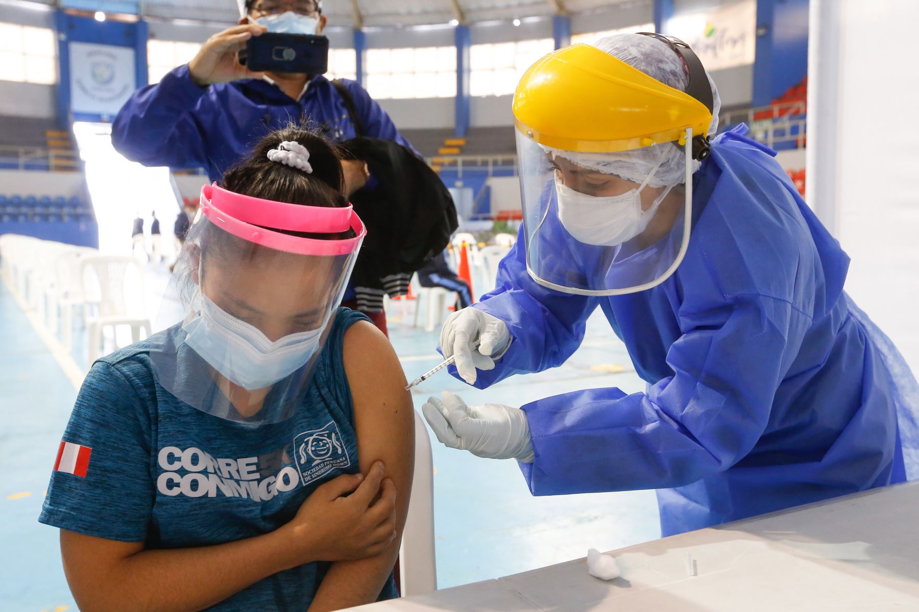Pedro Castillo propone oxígeno gratis, mil camas UCI y culminar vacunación en diciembre