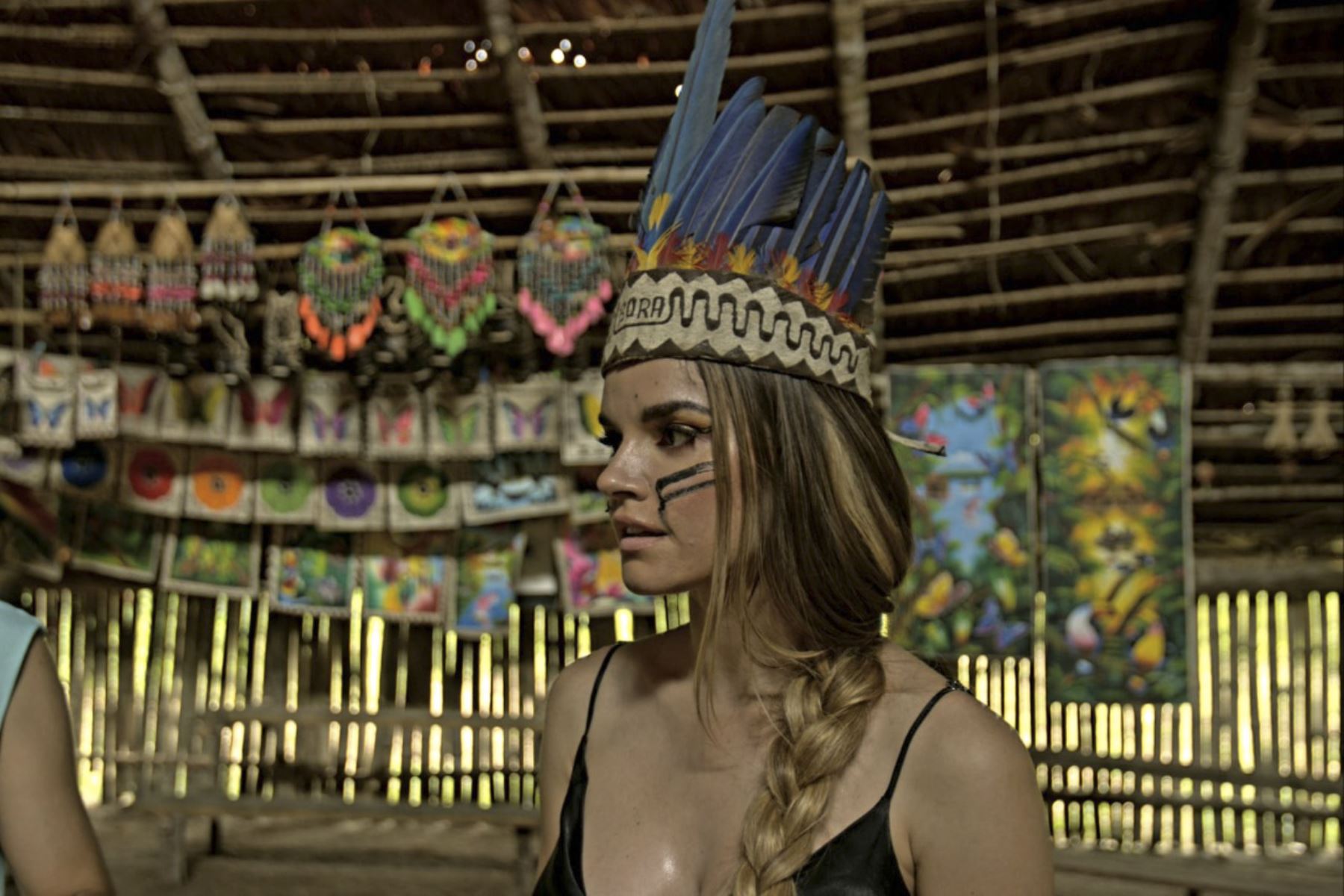 Cantante Melody visitó al pueblo indígena de los Bora