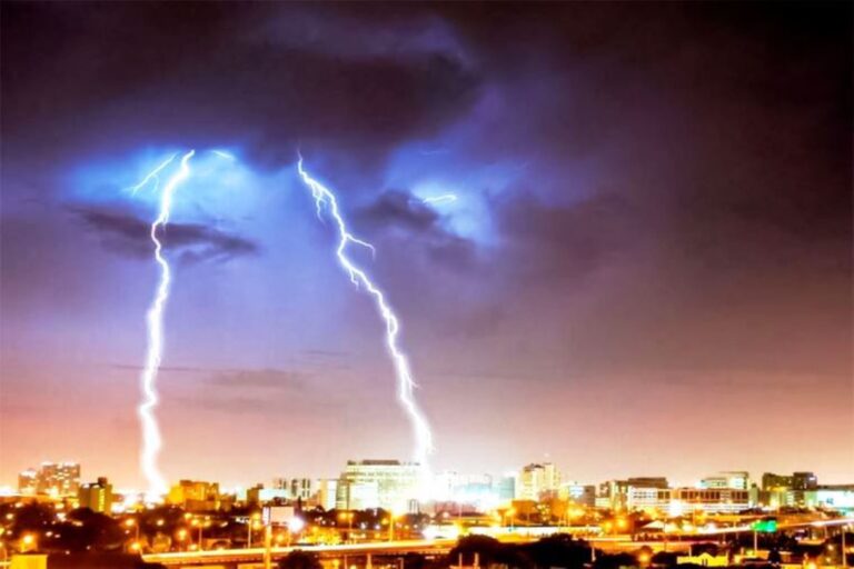 TORMENTA ELÉCTRICA EN HUANCAVELICA