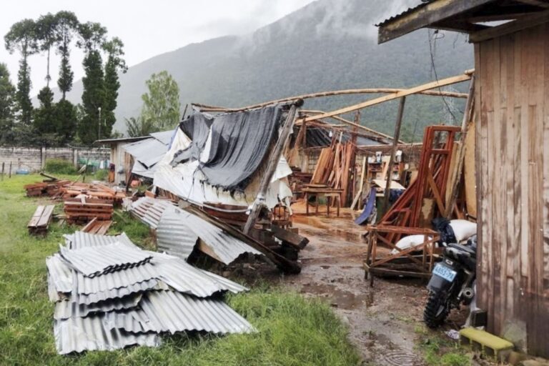 PASCO: VIENTOS FUERTES DEJAN VIVIENDAS INHABITABLES Y DAMNIFICADOS