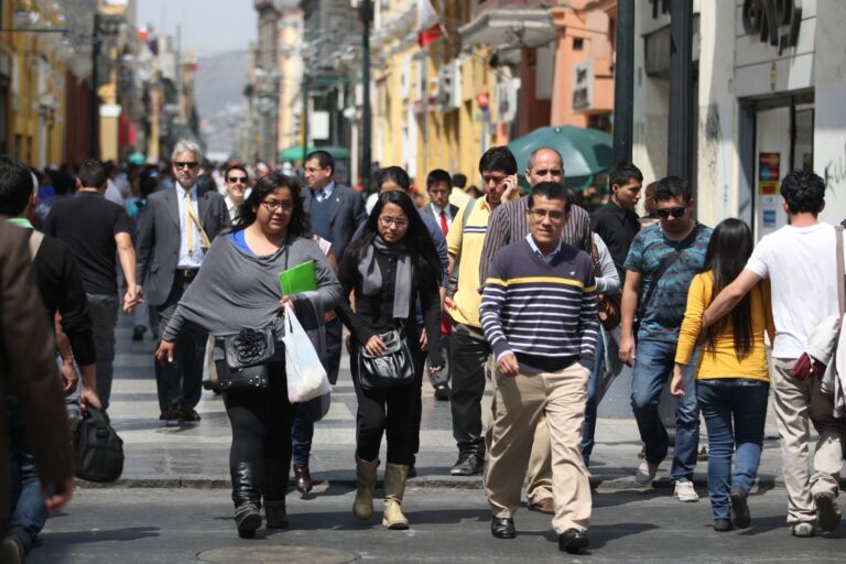 APRUEBAN  EL USO FACULTATIVO DE MASCARILLA EN ESPACIOS ABIERTOS