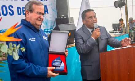 REGANTES DEL SECTOR HIDRÁULICO RÍMAC DISTINGUIERON A LUCHO MOLINA