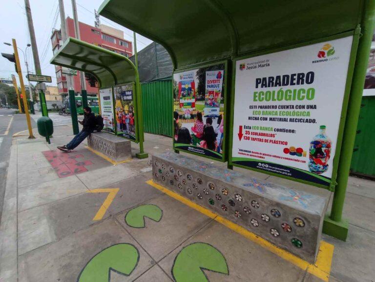 BANCAS CON ECOBOTELLAS EN LOS PARADEROS PÚBLICOS JESÚS MARÍA