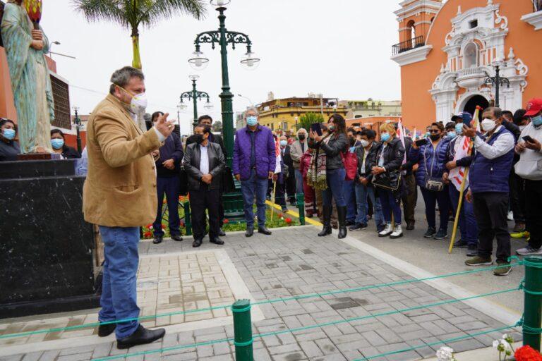 INAUGURAN MONUMENTO EN HOMENAJE A OBREROS MUNICIPALES FALLECIDOS POR COVID 19