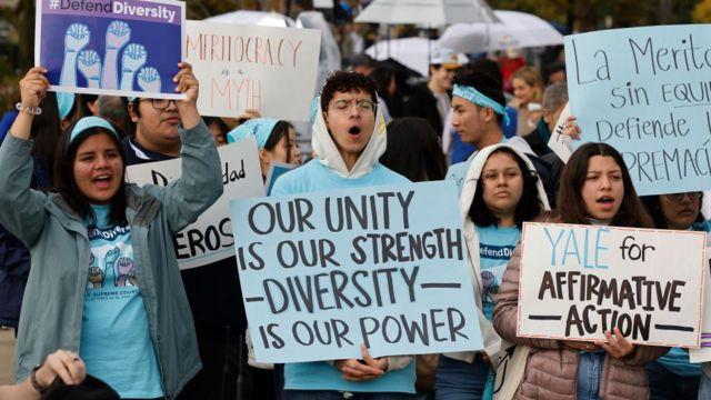 LA DECISION DE LA CORTE SUPREMA DE EE. UU QUE ELIMINA LA “DISCRIMINACIÓN POSITIVA” POR RAZA EN LAS ADMINISIONES UNIVERSITARIAS”