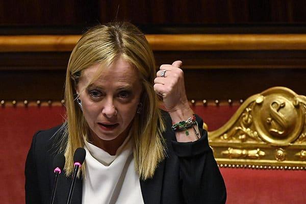 MELONI DESTRUYE A MACRON: «NO NOS VENGA A DAR LECCIONES DE MORAL»