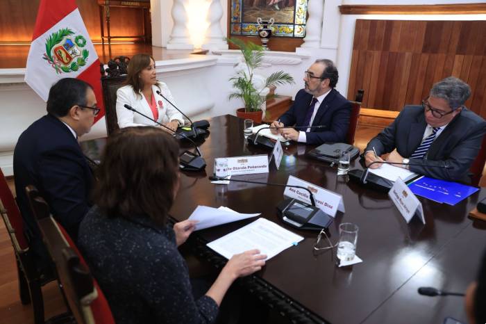 Jefa de Estado recibió a presidente ejecutivo del Banco de Desarrollo de América Latina