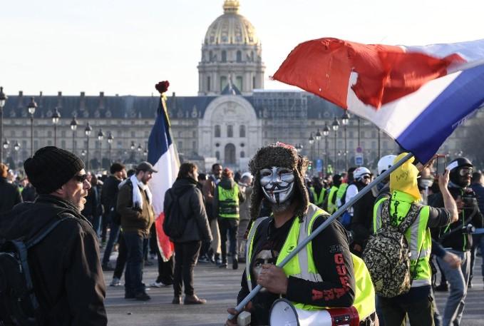 FRANCIA PROHÍBE LA VENTA, POSESIÓN Y TRANSPORTE DE FUEGOS ARTIFICIALES DURANTE EL FIN DE SEMANA DEL DÍA DE LA BASTILLA