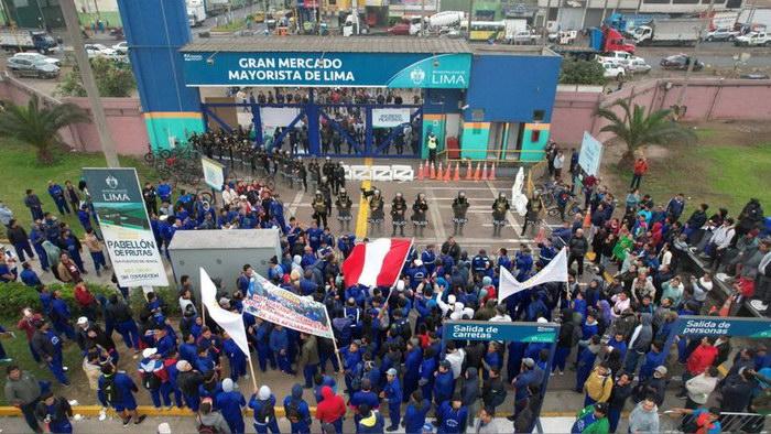 Comerciantes del Gran Mercado Mayorista de Lima acatan paro por segundo día consecutivo