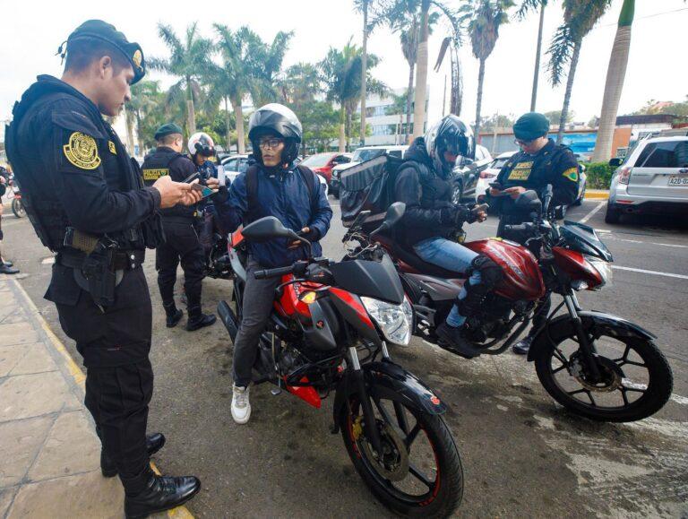 San Isidro: Fiscalizan a diario motos que circulan con 2 pasajeros y vehículos con lunas polarizadas