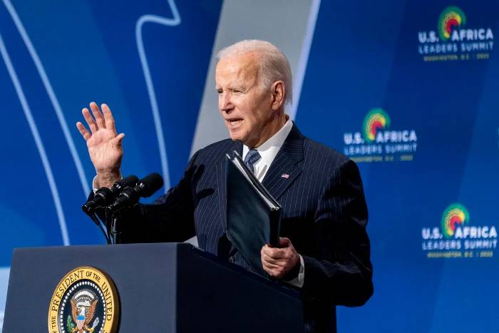 Joe Biden firma una orden para controlar las inversiones de tecnología dirigidas a China