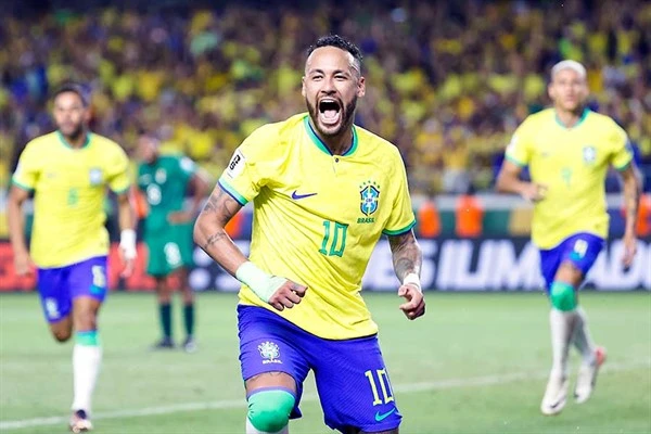 Neymar se convirtió en el máximo goleador de la amarela y supera a Pelé