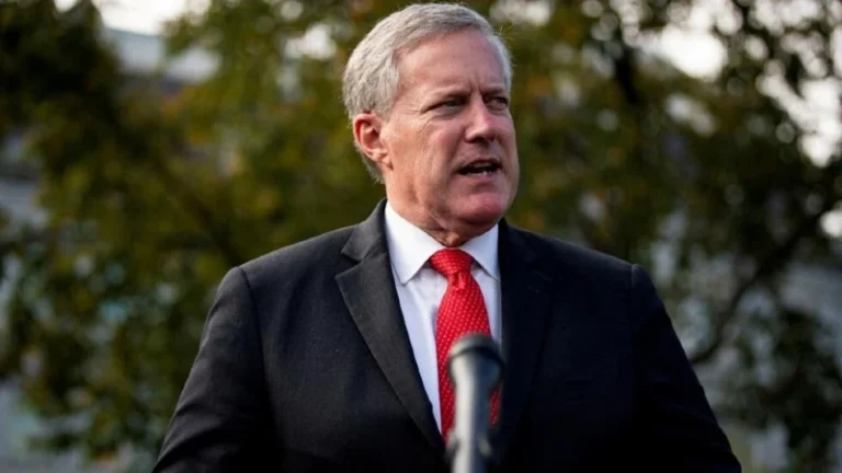 Mark Meadows y otros aliados de Trump se declaran inocentes de manipular la elección en Georgia