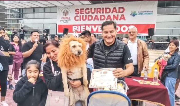 Comas: Éxito total fue la mega campaña dejando huellas y concurso de disfraces de mascotas