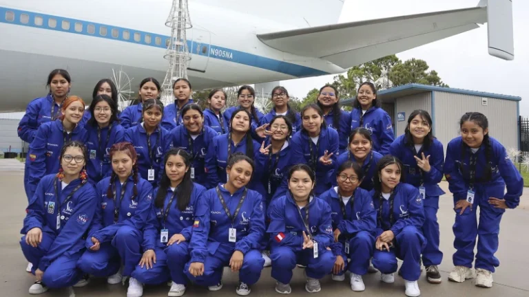 Escolares peruanas que viajaron a la NASA participarán en charlas educativas sobre carreras STEM