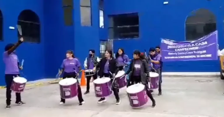 Huancayo: «¡Bienvenidos a casa campeones! Kimberly García y César Rodríguez! Tu familia Continental te recibe»