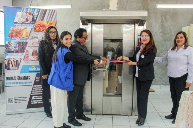 Municipalidad de San Luis entregó horno a CEPTRO para las clases de panadería y pastelería de sus alumnos