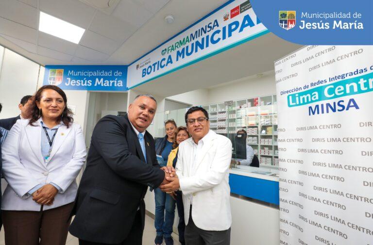 Alcalde de Jesús María, Jesús Gálvez, inaugura botica municipal para beneficio de la población