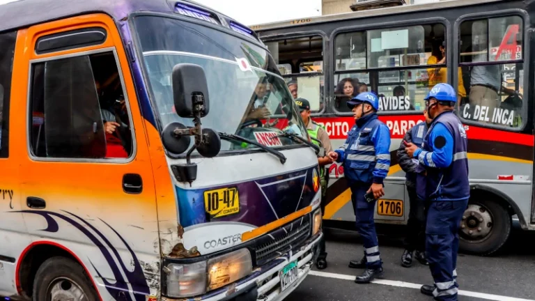 ATU interviene a cinco conductores sin brevete durante operativo en el Cercado de Lima