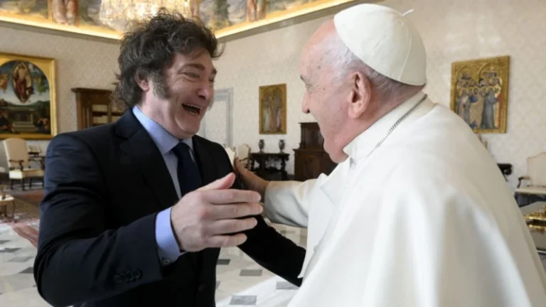 El papa Francisco y Javier Milei sellan buenas relaciones en el Vaticano