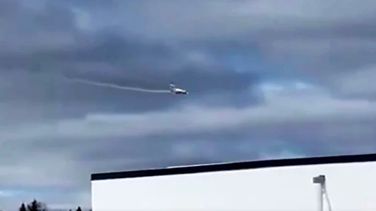 Se estrella un avión militar ruso con 15 personas a bordo