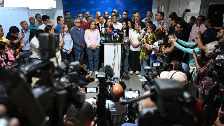 ¿Quién será el rival de Nicolás Maduro? La oposición de Venezuela está acorralada