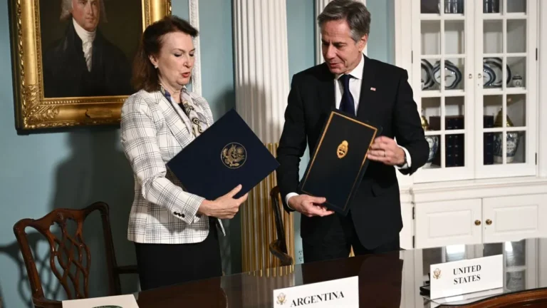 Estados Unidos y Argentina firman un memorándum para restablecer su dialogo estratégico