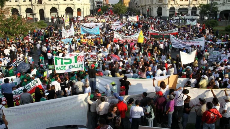 Movimientos regionales anuncian marcha en Lima para el 27 y 28 de julio como protesta por su posible eliminación