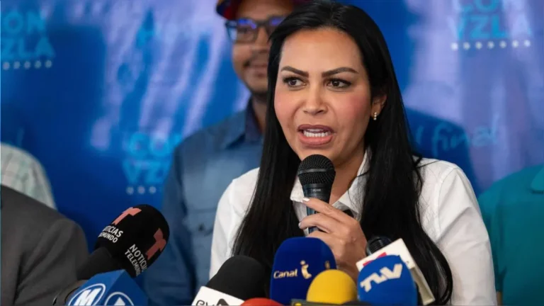 Oposición condena que se haya impedido viajar a Venezuela a expresidentes para que acompañen las elecciones