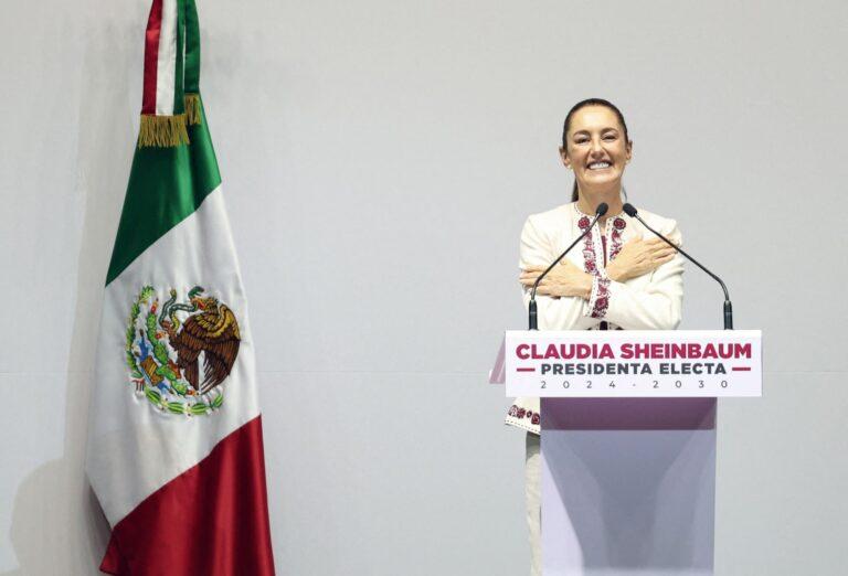 Sheinbaum recibe constancia como presidenta electa de México