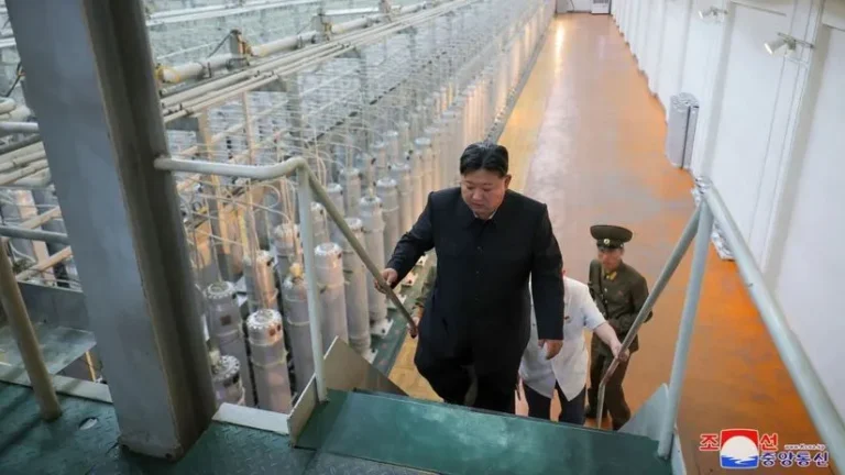 Corea del Norte mostró por primera vez sus instalaciones de enriquecimiento de uranio