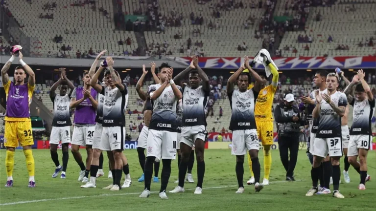 André Carrillo recibe comentarios positivos de la prensa brasileña tras el triunfo de Corinthians en la Copa Sudamericana