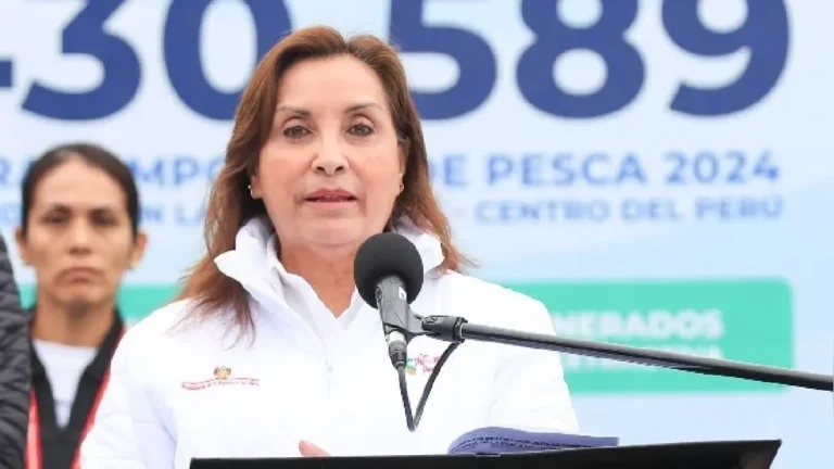 Dina Boluarte declara ante la Fiscalía por presuntos delitos de cohecho