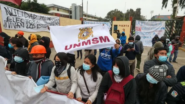 Confusión y violencia en San Marcos: versiones encontradas sobre agresiones a estudiantes