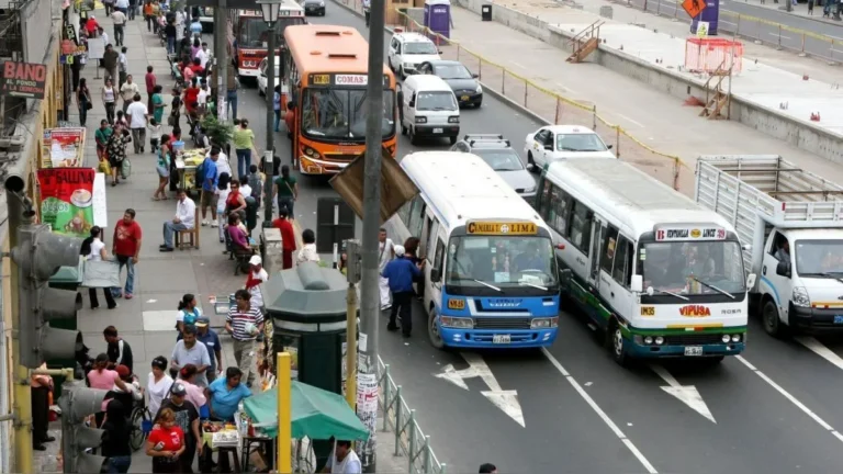 Gremio de transportistas descarta paro para este jueves, pero advierte medidas si el Mininter no ofrece soluciones