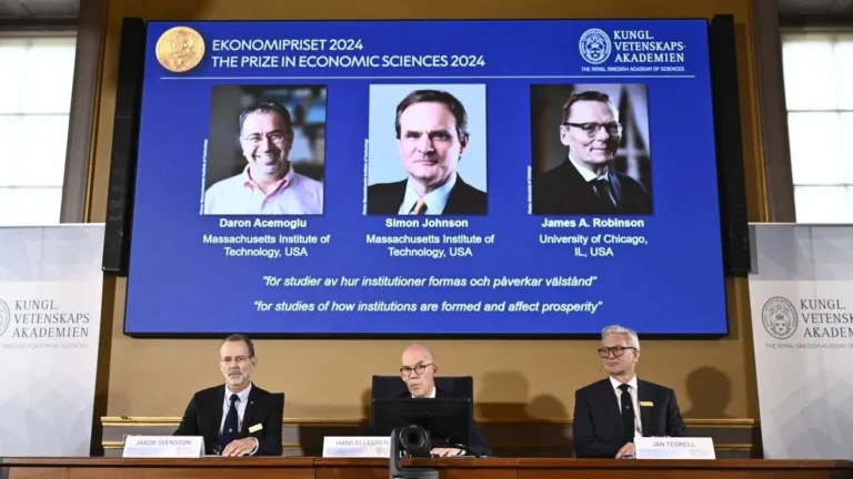 Tres economistas ganan el Nobel por sus estudios sobre el impacto de las instituciones en el desarrollo