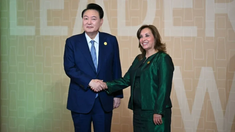 Presidenta Boluarte recibe a su homólogo surcoreano Yoon Suk-Yeol en visita oficial