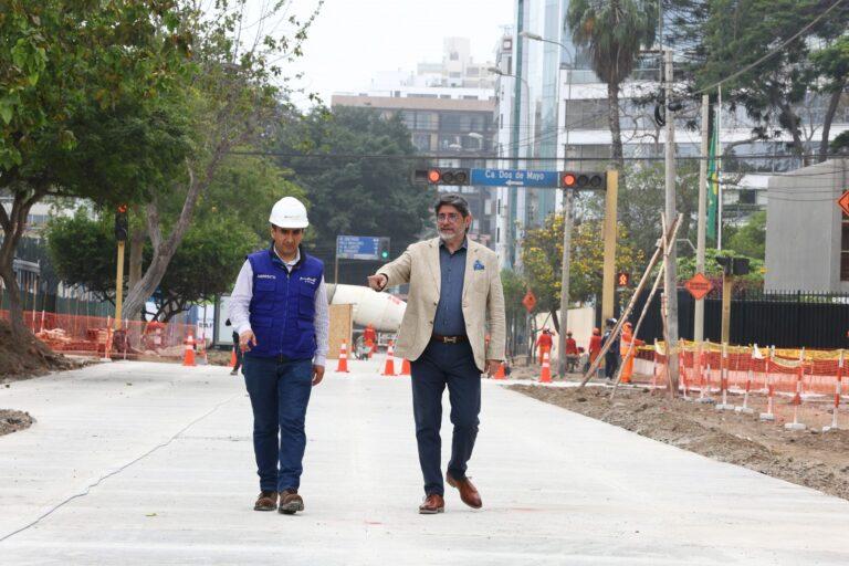 Alcalde Carlos Canales verificó avance de obras en avenida Comandante Espinar