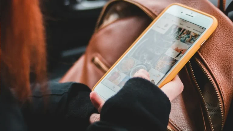 Brasil restringe el uso de celulares en escuelas para proteger la salud y el aprendizaje de los estudiantes