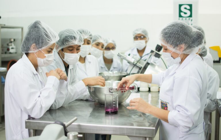 UNALM impulsa la investigación estudiantil con subvenciones económicas para tesis y semilleros