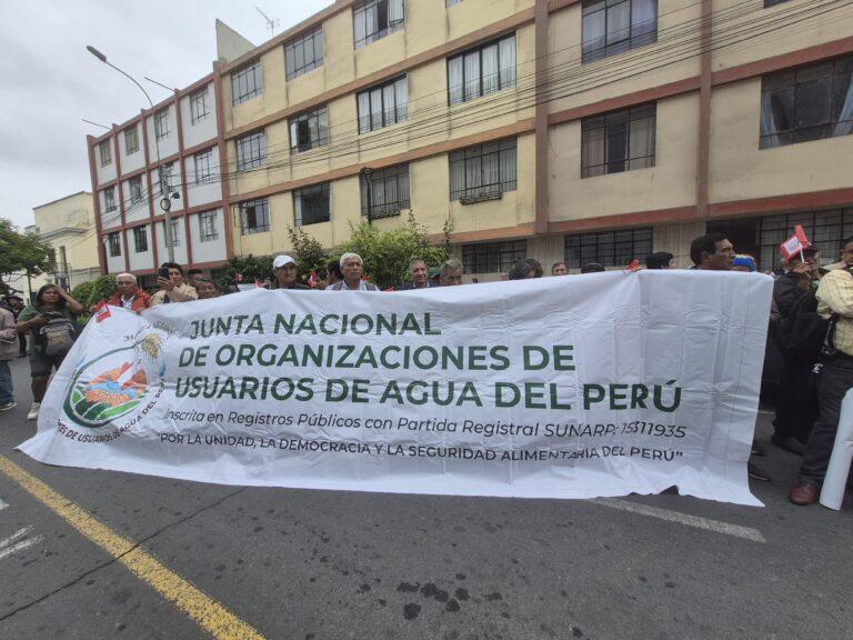 Usuarios de agua protestan por cambios urgentes en el sector agrario y la gestión hídrica