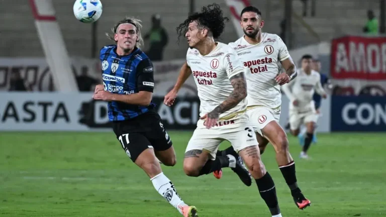 Universitario empata en casa y complica su camino en la Copa Libertadores