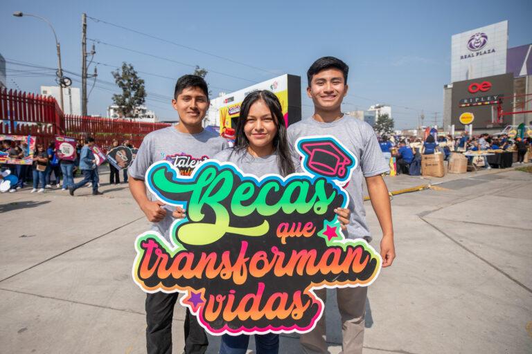Gobierno garantiza educación gratuita a 20 000 estudiantes en 2025 con Beca 18, el doble que el año pasado