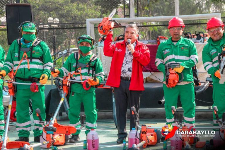 Alcalde de Carabayllo entregó herramientas especializadas al equipo de parques y jardines
