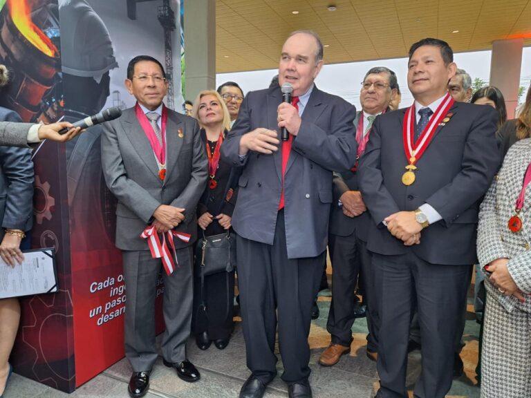 Ejército Peruano debe acabar con la minería ilegal